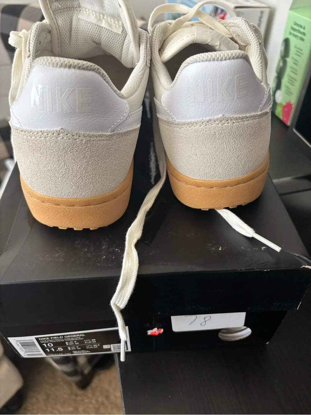 New with box Nike field general Cream and White Low-Top Sneakers with Gum Sole